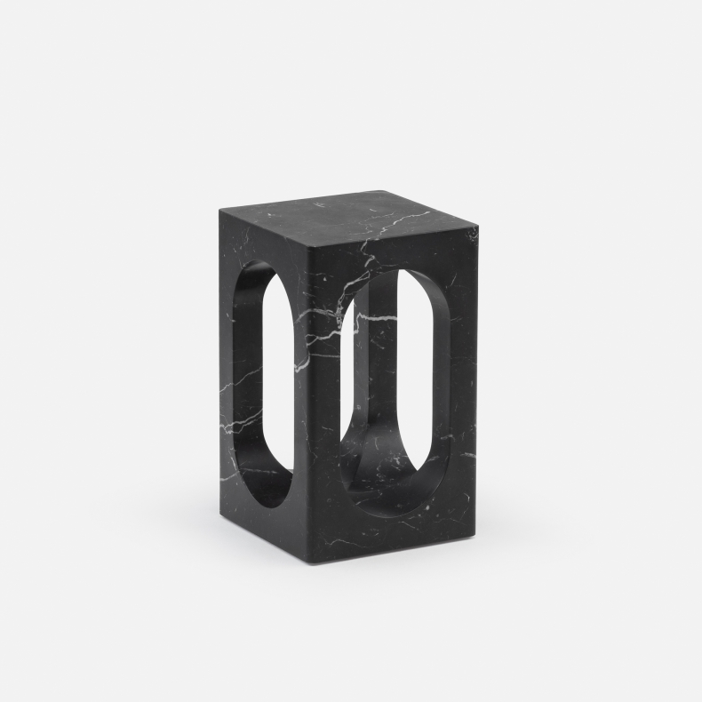 Carlo Side Table in zwart marquina marmer