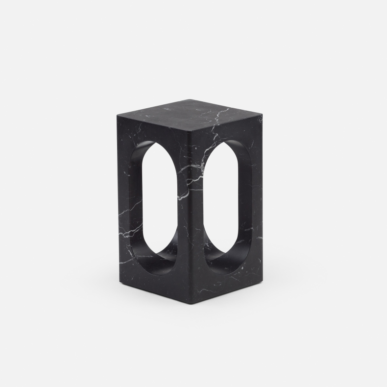 Carlo Side Table in zwart marquina marmer