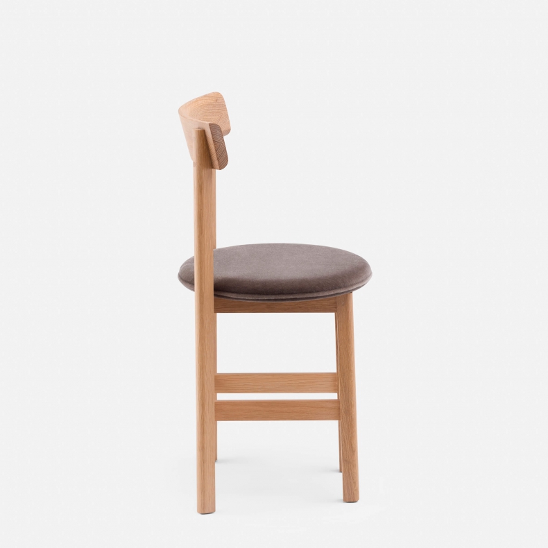 Petit 4 Chair door Neri & Hu - Suite Wood