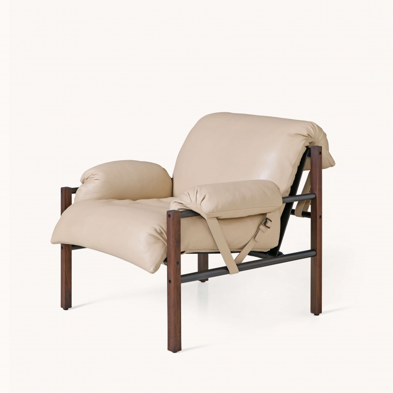 Sling Club Chair door BassamFellows - Suite Wood