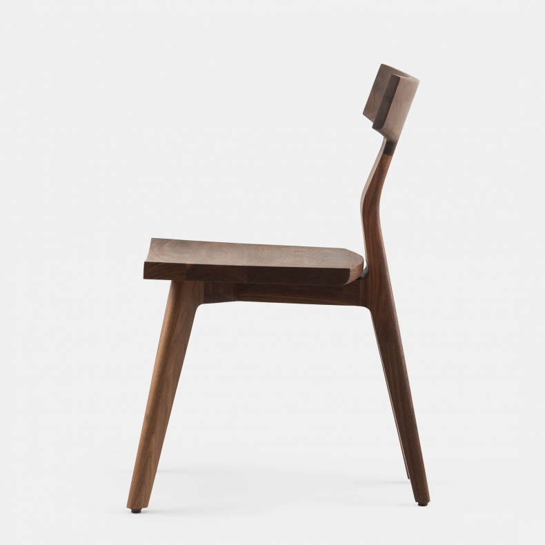 Fin Dining Chair door Matthew Hilton - Suite Wood