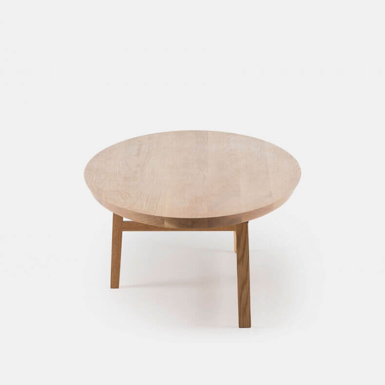 Trio Oval Coffee Table door Neri & Hu in eikenhout