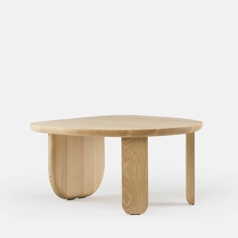 Kim Side Table door Luca Nichetto in Deens geolied essenhout