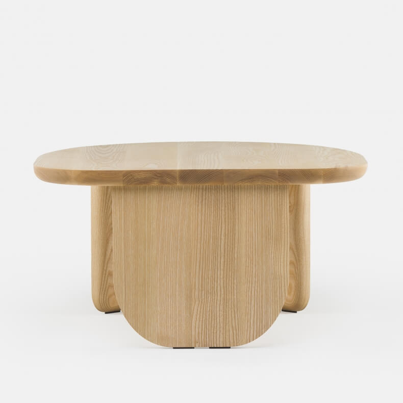 Kim Side Table door Luca Nichetto in Deens geolied essenhout