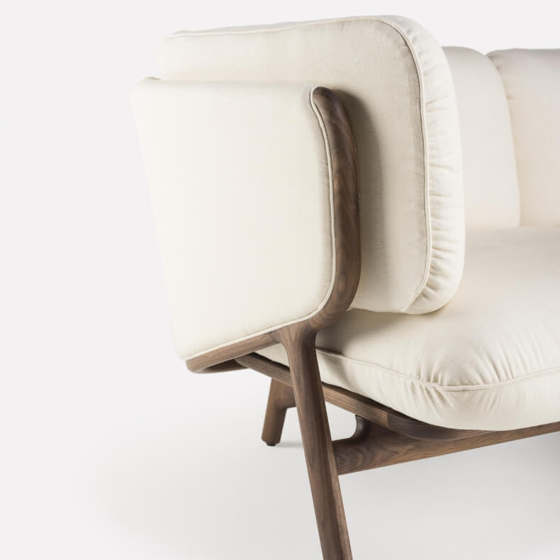 Stanley 2-Seater Sofa door Luca Nichetto in walnotenhout